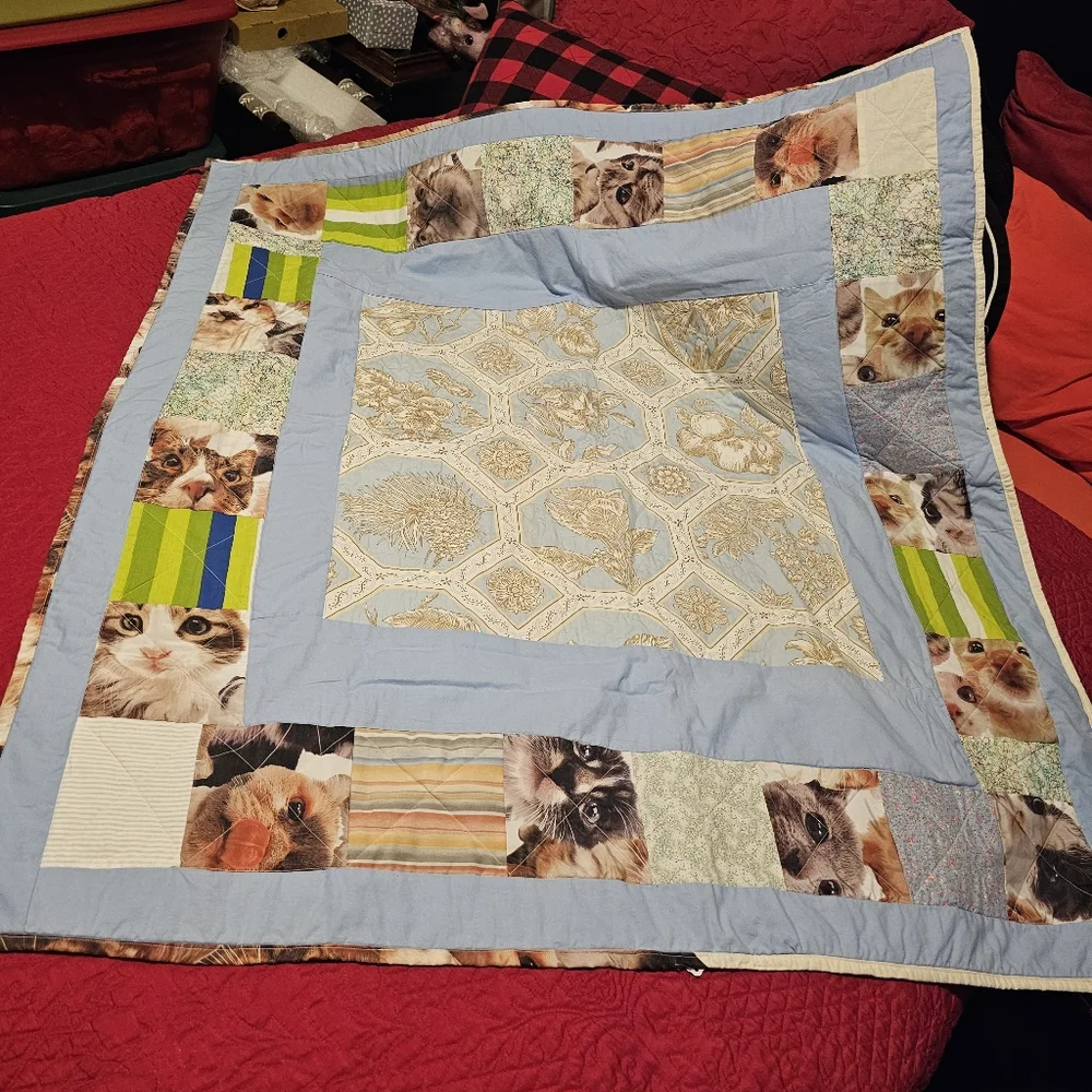 Handcrafted Quilted Cat Faces 🐱 Quilt  machine sewn Approximately 43